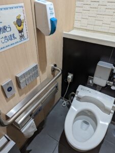 地下鉄東山線名古屋駅　改札近くのトイレ